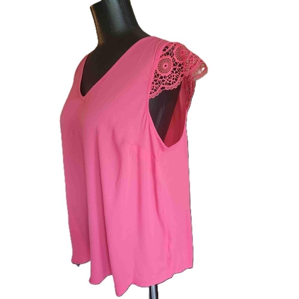 Torrid Pink V Neck Lace Sleeve Blouse Shirt Size 00 - Picture 3 of 7